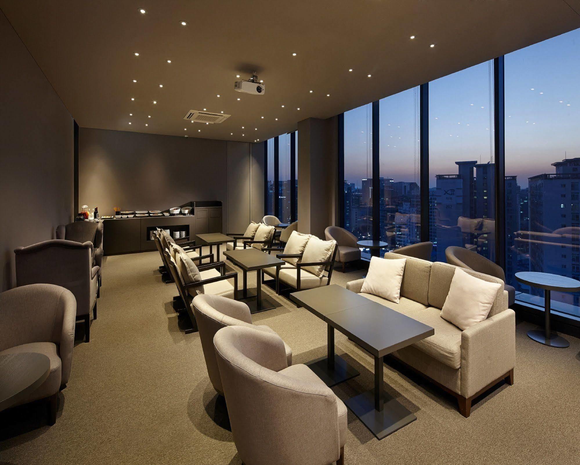 Shilla Guro - Guro Digital Complex Station 酒店 4*